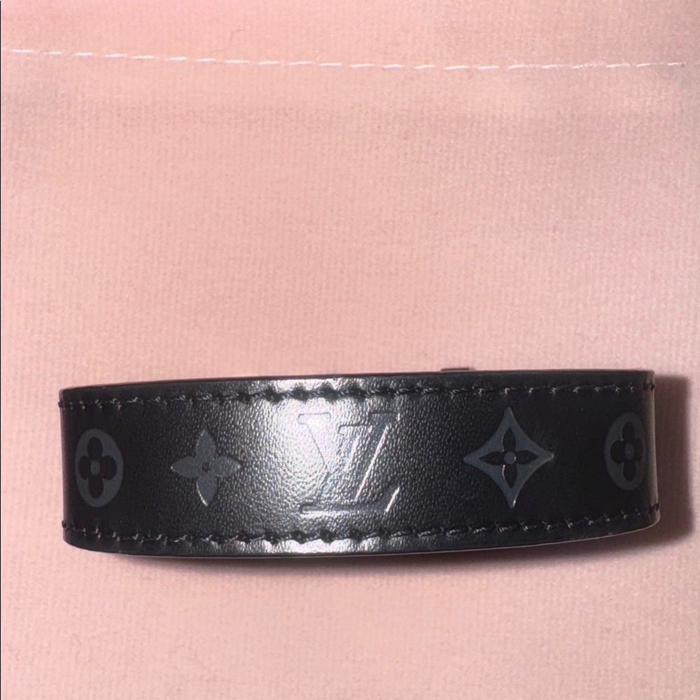 Louis Vuitton Bracelet Vous Good Luck Leather Black Women’s Louis Vuitton - Picture 2 of 15